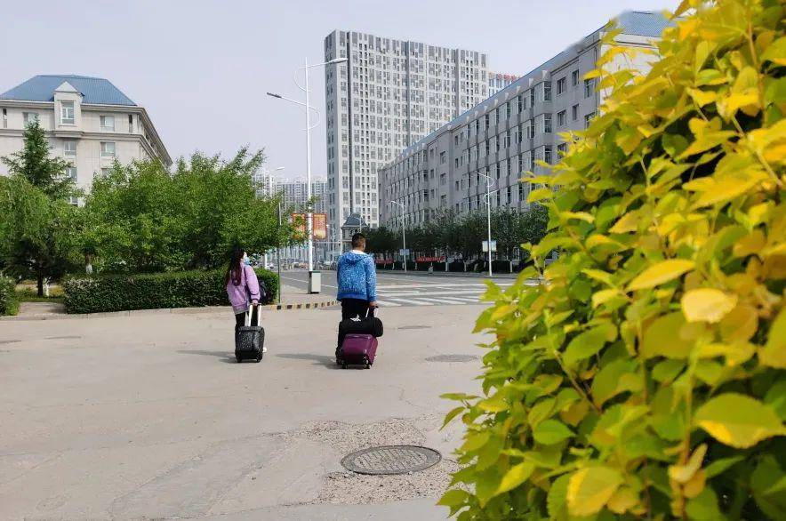 74直击大学开学现场