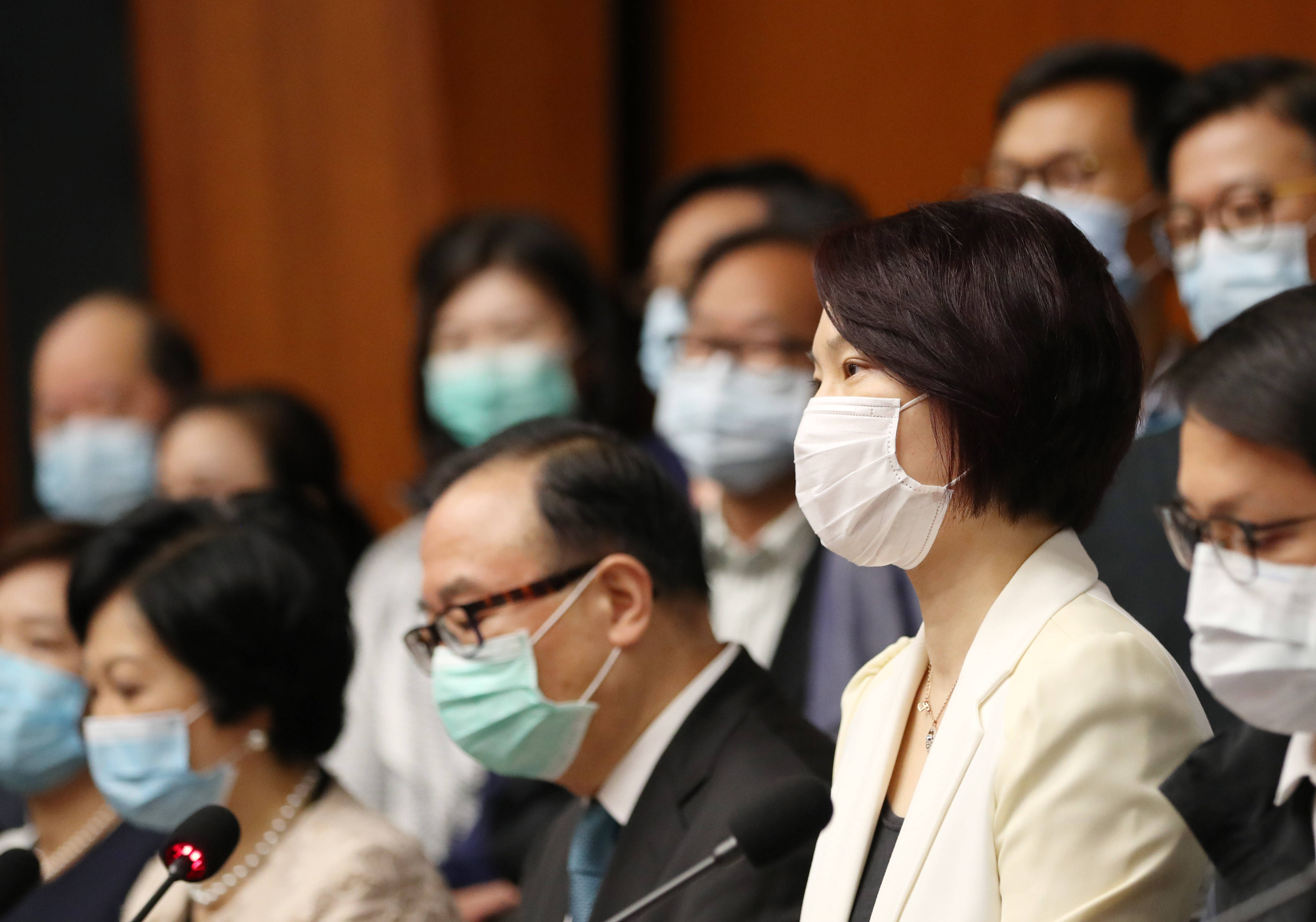 香港特区立法会主席和41位议员支持建立健全香港特区维护国家安全的