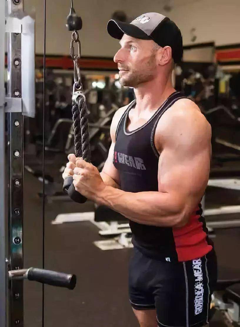 技巧作为游泳主要推进力的手臂力量该如何提升