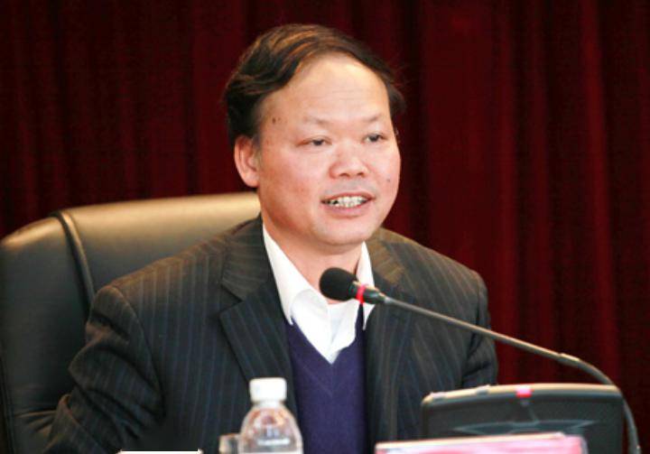 全国政协委员麦康森深海养殖跟目前传统水产养殖产业的研究方式和工作