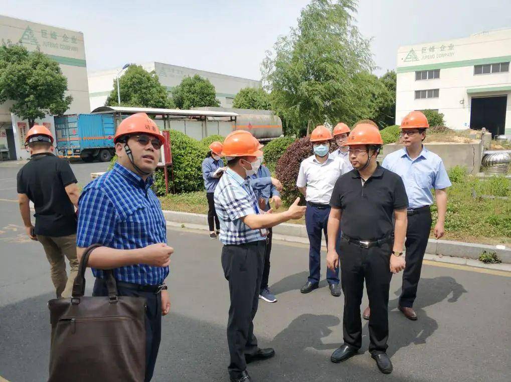 两会期间,张伟华带队督查吴江开发区安全生产工作_手机搜狐网