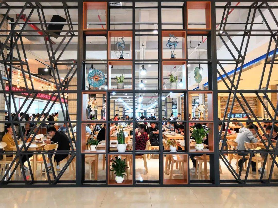 食堂都无人知晓阳光透过窗户留下美丽的足迹没有你的教学楼解疑答惑