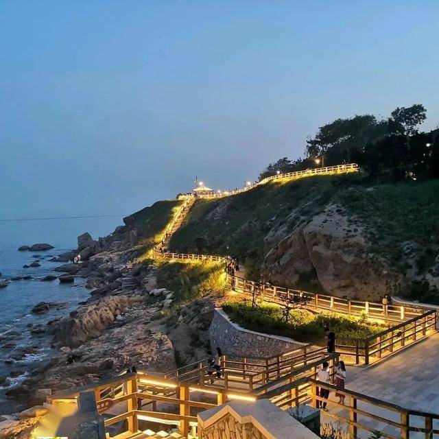 燕儿岛山公园她就是有着非常优美却小众的海景她就藏在沿海一线而最近