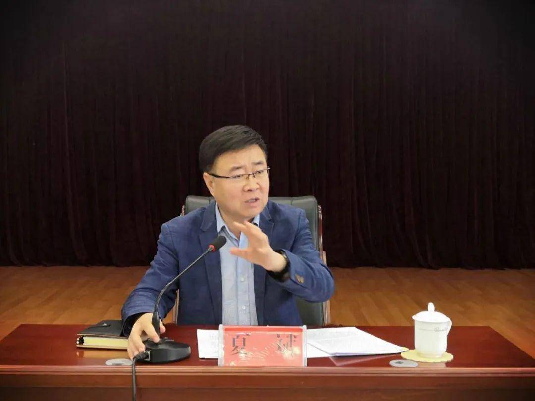 市委书记夏斌代表市委对指导督查组全体同志对灵武工作的指导帮助