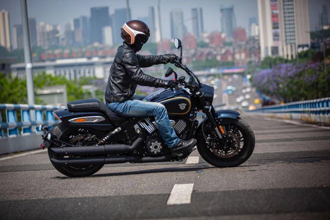 好车来袭香帅重机js700国产v缸巡航新力量