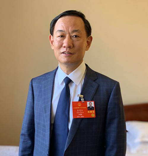 袁友方代表完善互联网群防群治提升社会治安防控效率