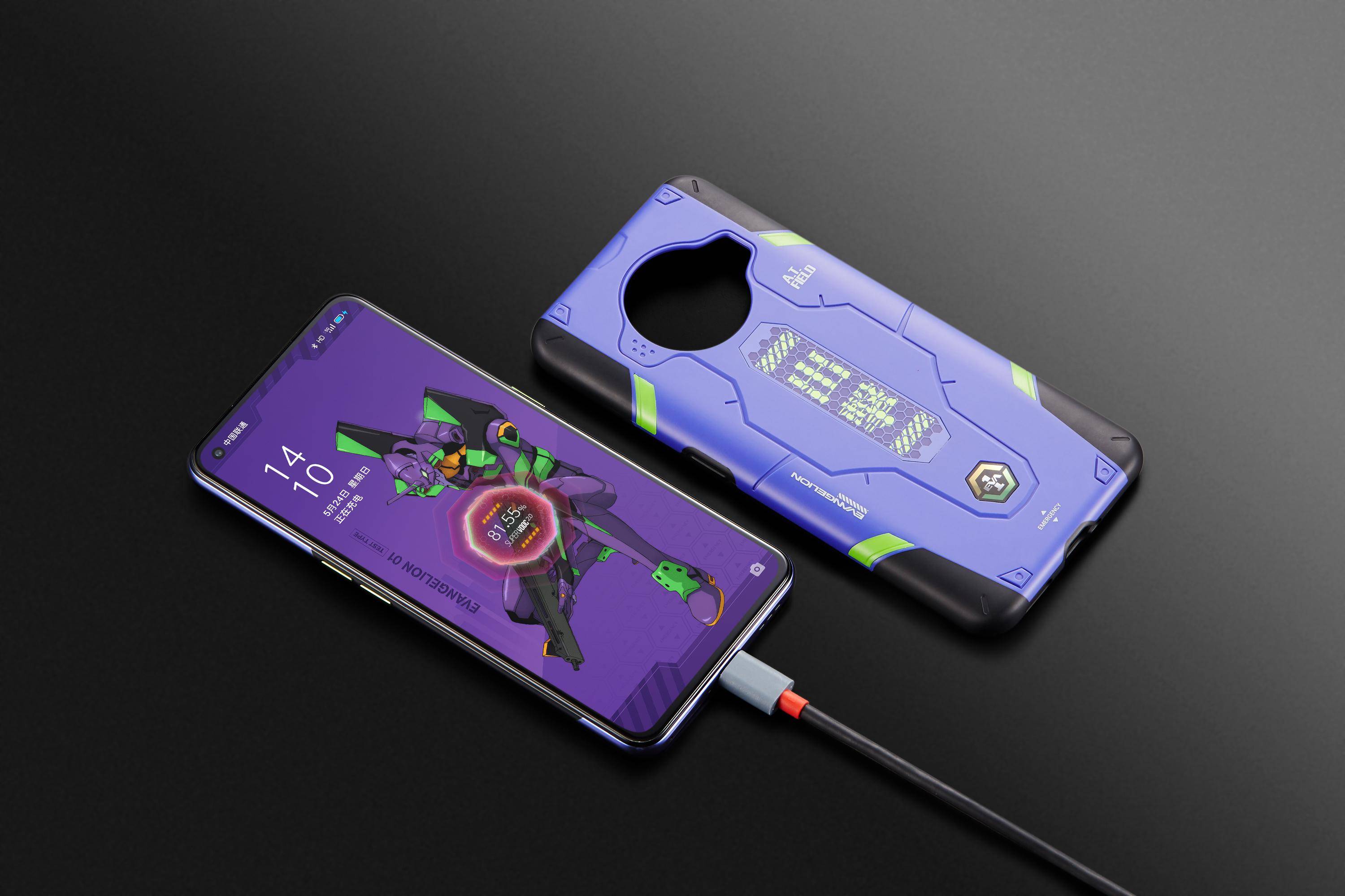 oppo ace2 eva 限定版的灰色数据线,忠实还原了初号机插电的场景.