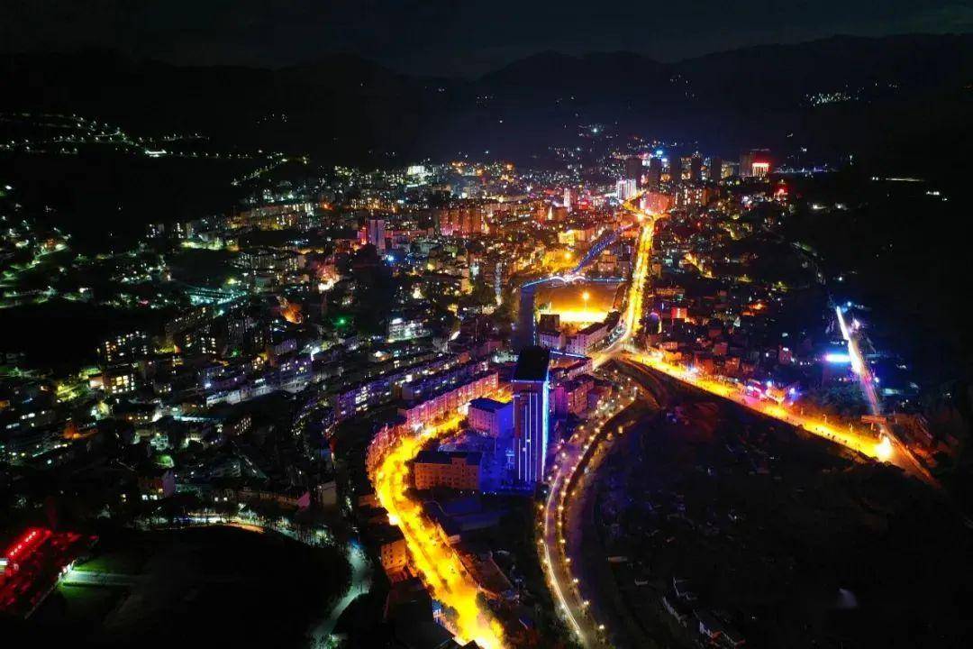 "长寿之乡" 云南金平,招聘大批教师,快快来加入吧!