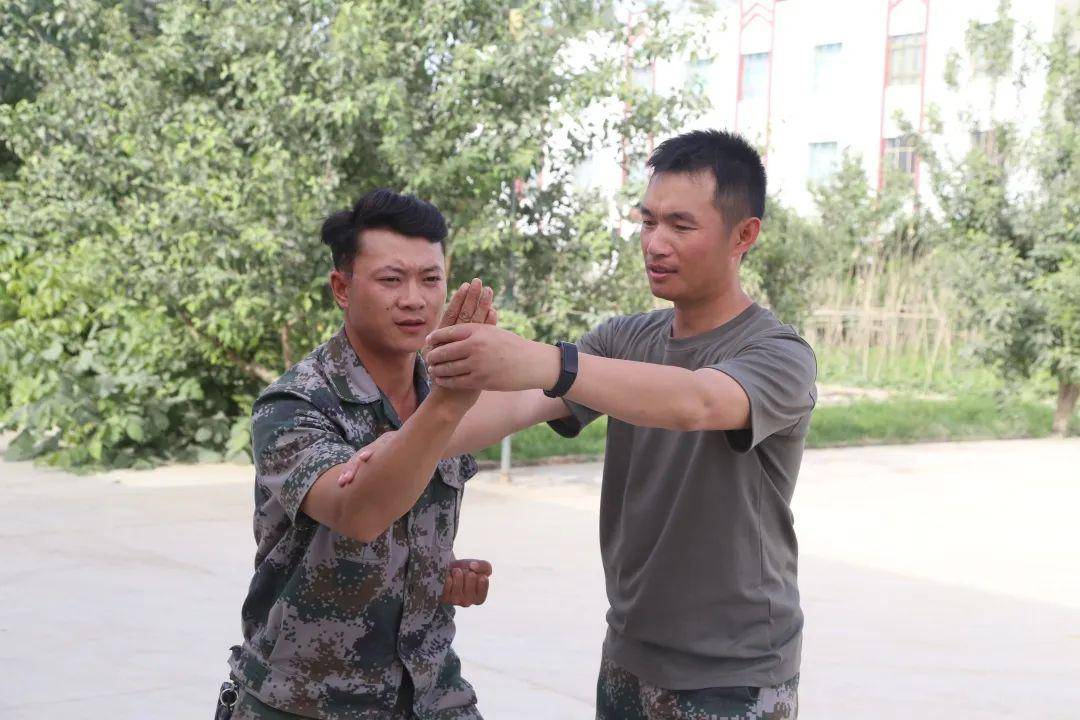 七团扎实开展基干民兵基地化作战训练