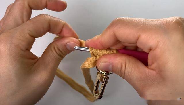 自己钩腰带清爽又好看一款手工腰带编织教程我的腰带我做主