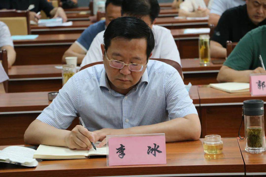 自作风纪律专项教育整治开展以来,市委政法委认真贯彻落实全省政法委