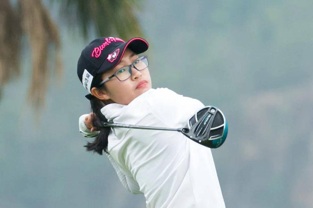 不想被定义 乖乖女标签下她们的另一面_刘依