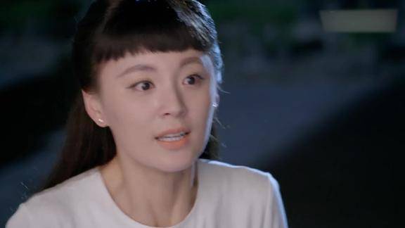 乱世丽人行若雪烧了谢家大宅却让牛叔背了黑锅