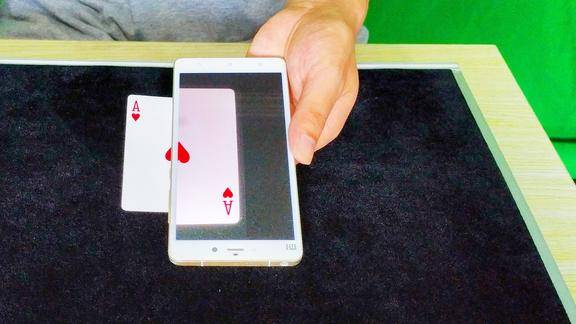 手机控制扑克牌图片