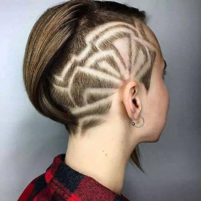 你是艺术家吗女士雕刻发型