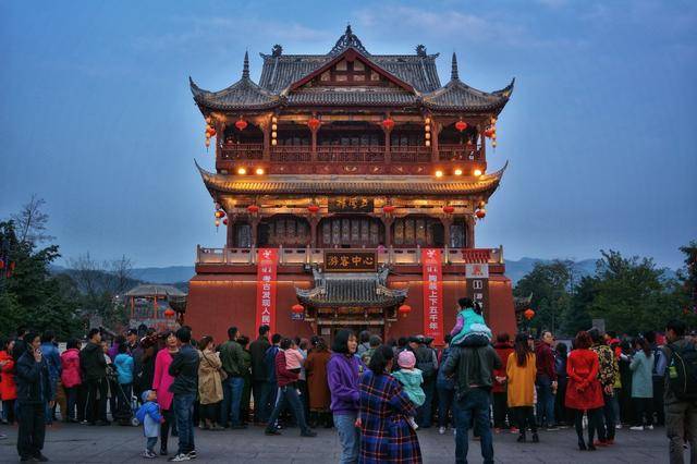 洛带古镇文化底蕴非常厚重镇内千年老街客家民居保存完好