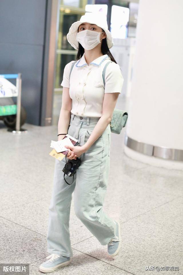 周洁琼现身北京,身材曼妙清丽脱俗,举止优雅柔美气质清纯灵动-搜狐大视野-搜狐新闻