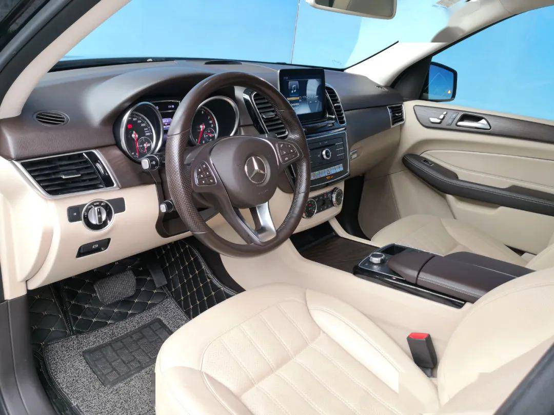 最新到店奔驰gle级gle3204matic动感型