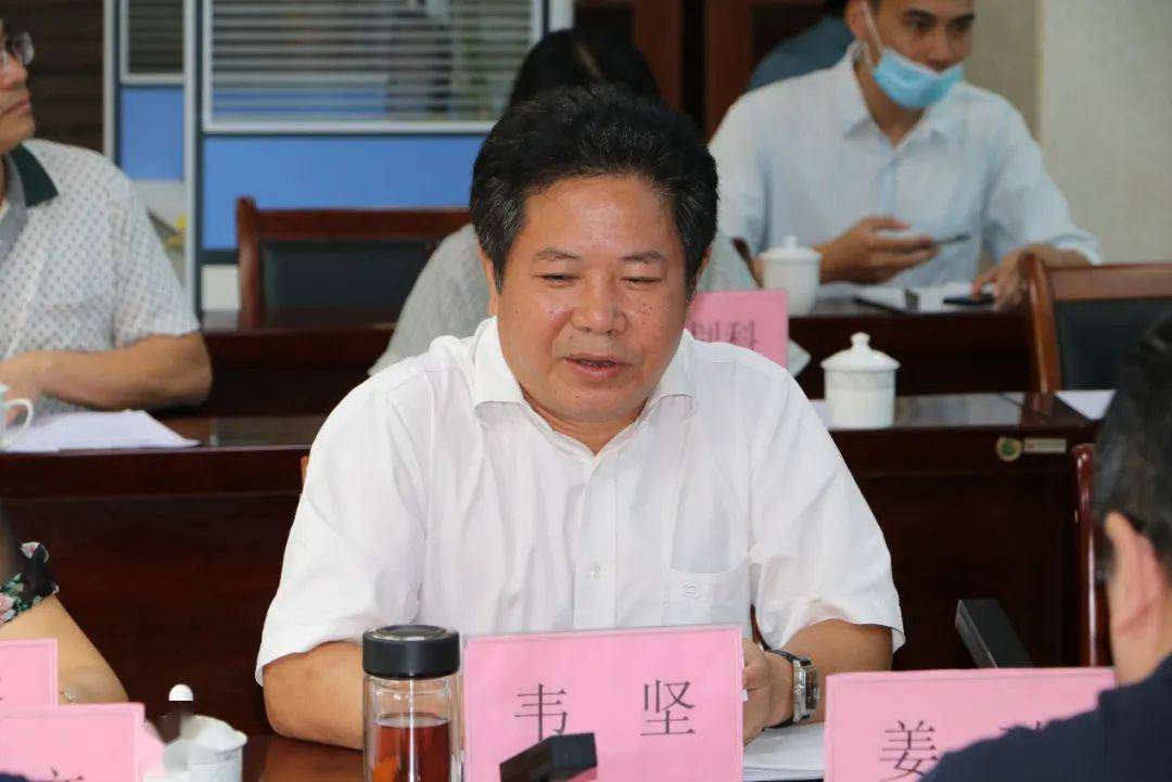 交通运输局党组书记,局长,市铁路发展中心主任韦坚主持召开座谈交流会