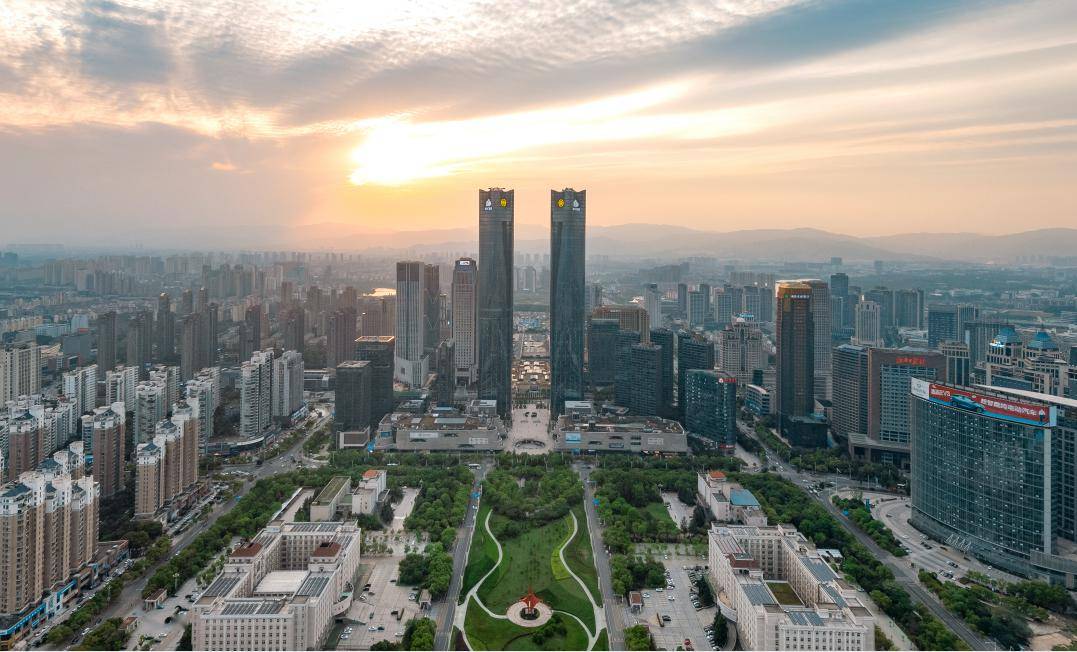 本次评选活动最终解释权归绿地中心303观光厅所有2.