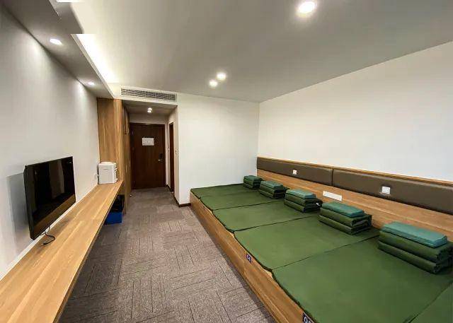 一起载歌载舞 住宿保障 —accommodation guarantee— 营地标准通铺