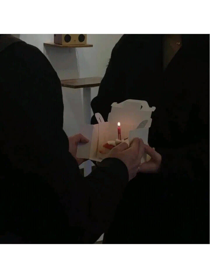 微丧·治愈·背景图:他不过随手给了朵花,你却红了脸想用余生做代价
