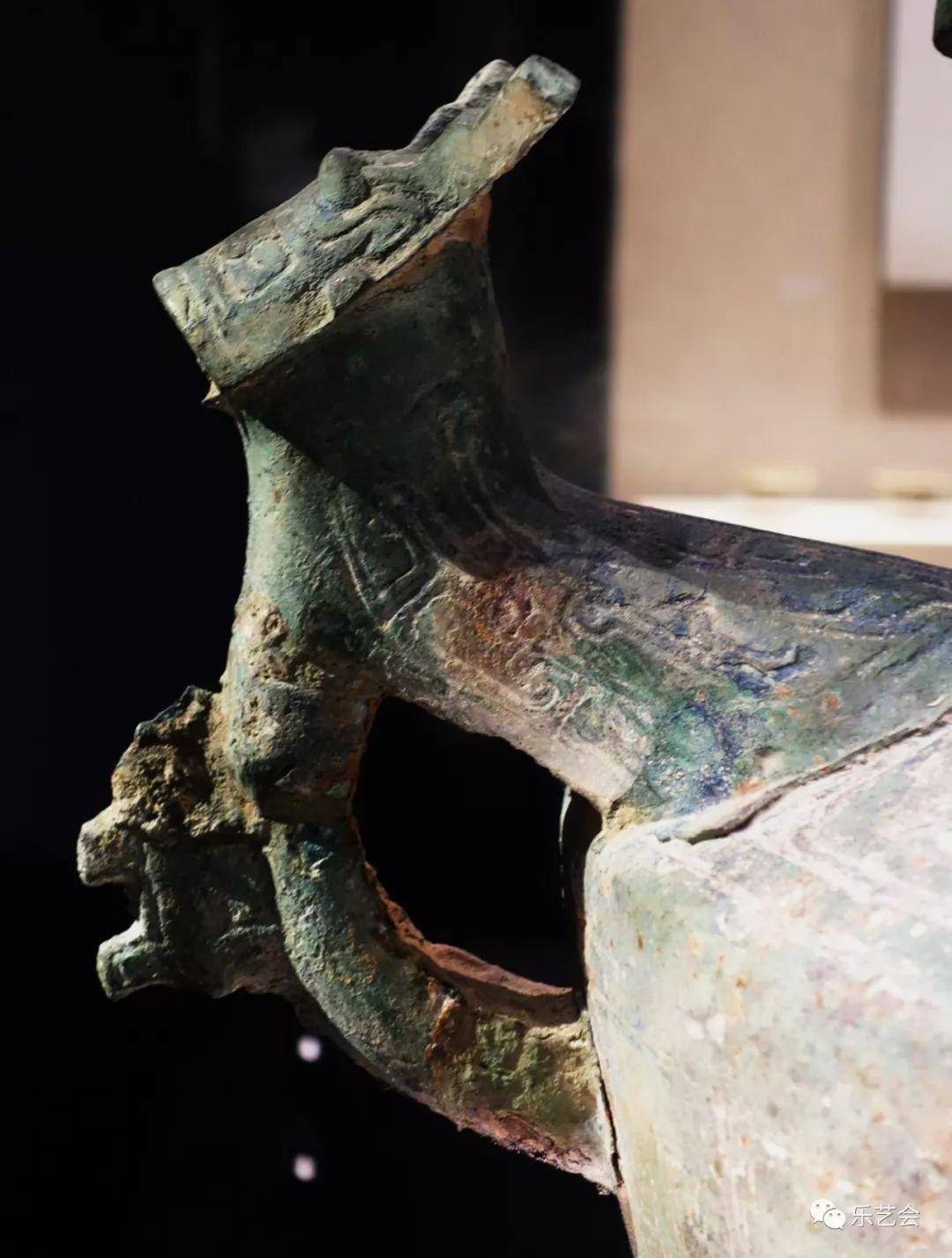 从三星堆横肉人面到战国虎踞铜淳于成都博物馆青铜器上篇