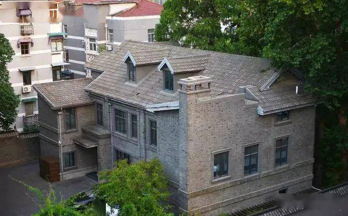 号,28号建筑,近十几年来一直以抗日名将张治中先生的"张治中公馆"名义