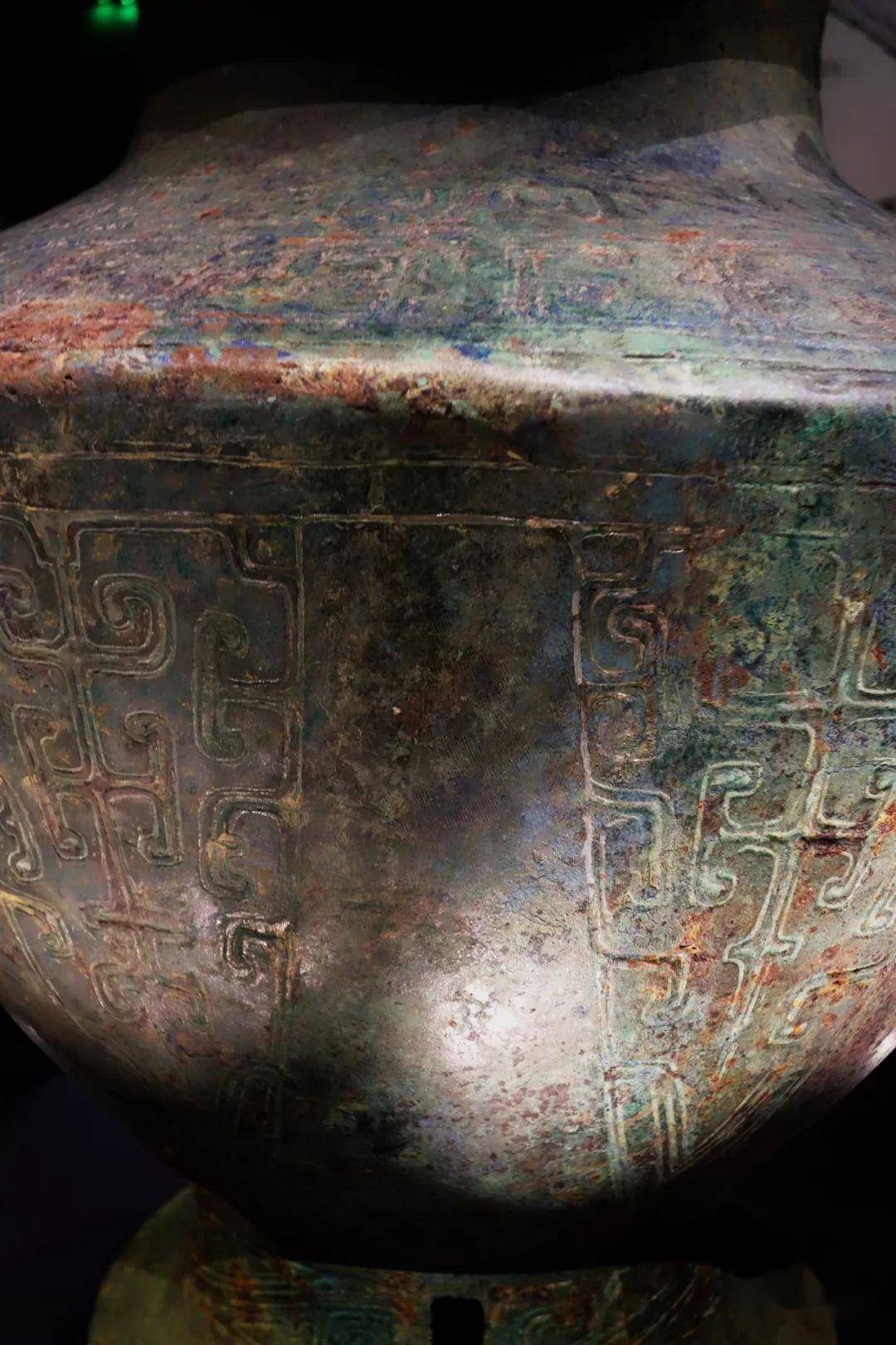 从三星堆横肉人面到战国虎踞铜淳于:成都博物馆青铜器上篇