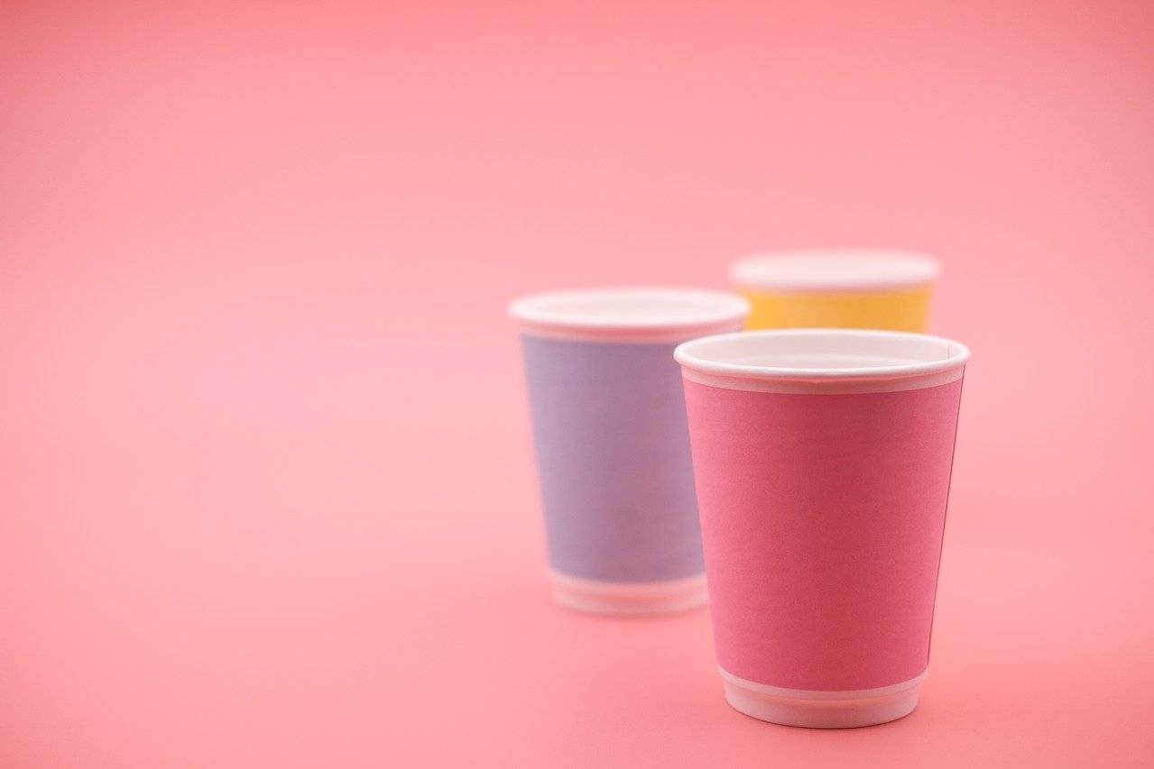 给孩子买塑料水杯，除了材质，还要注意这几点