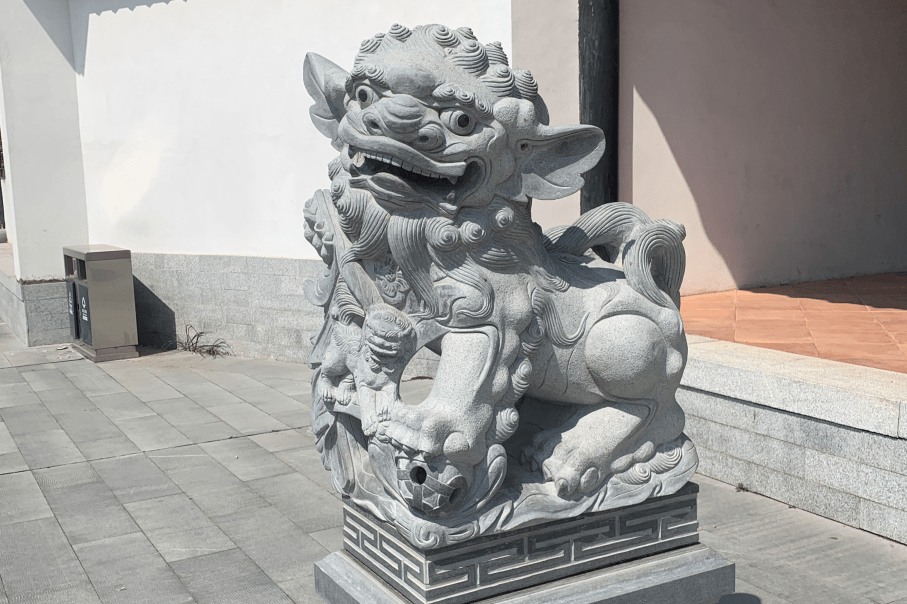 寺庙门口石雕献钱狮一对福建石雕献钱狮生产厂家雕刻