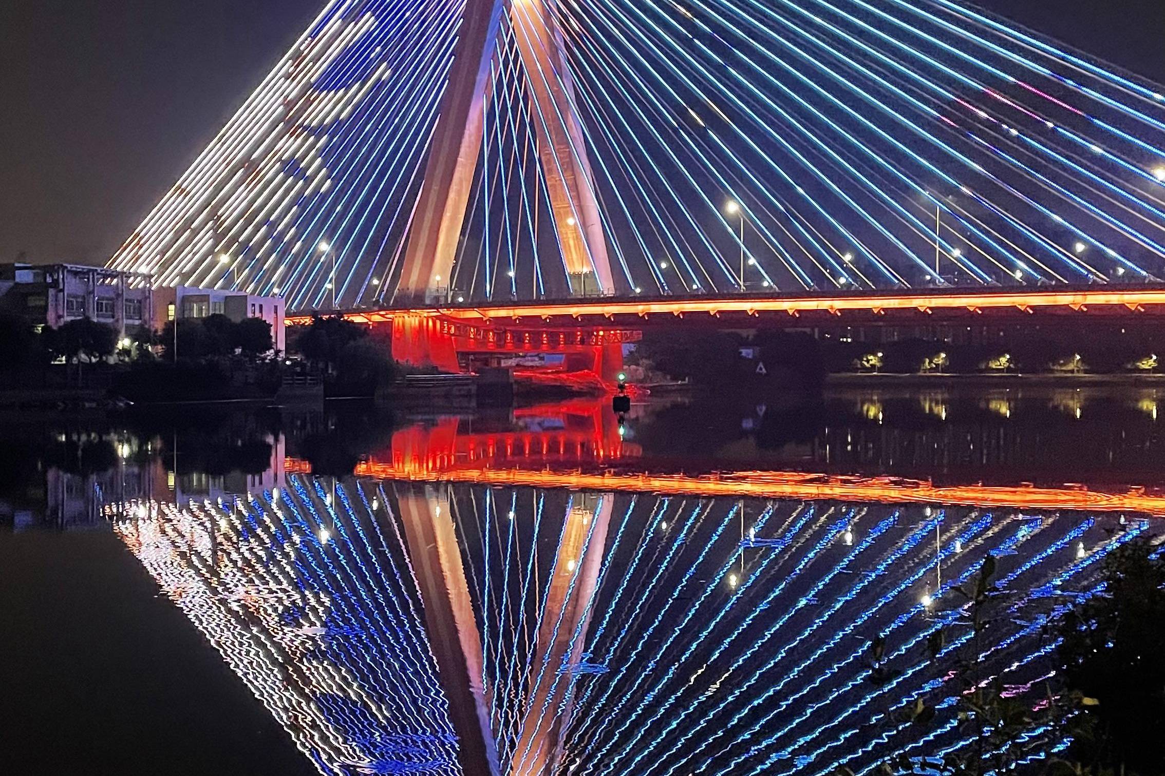 佛山网红打卡点沥桂大桥夜景很赞