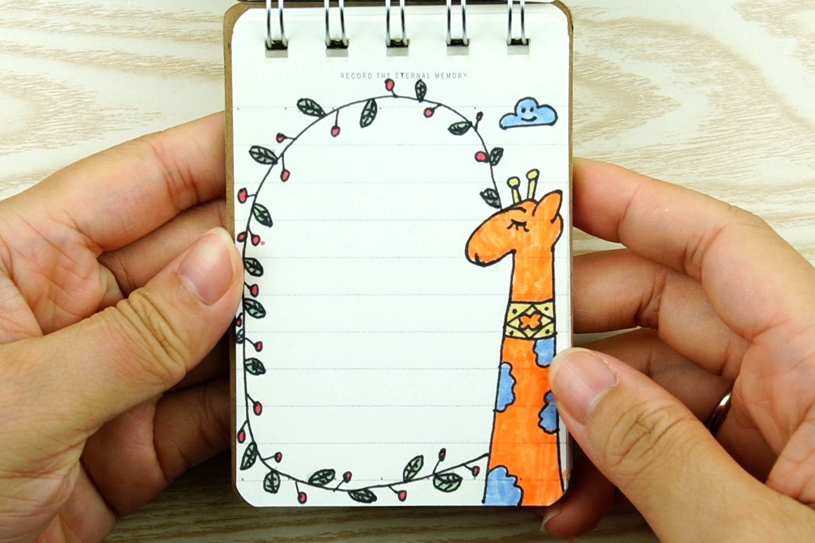 儿童迷你便签本手绘,卡通长颈鹿和叶子果实图案简笔画