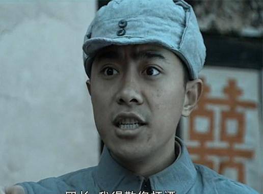 “日军”李云龙发现朱子明被窝冰凉，立即下令准备战斗，他怎么判断出的？