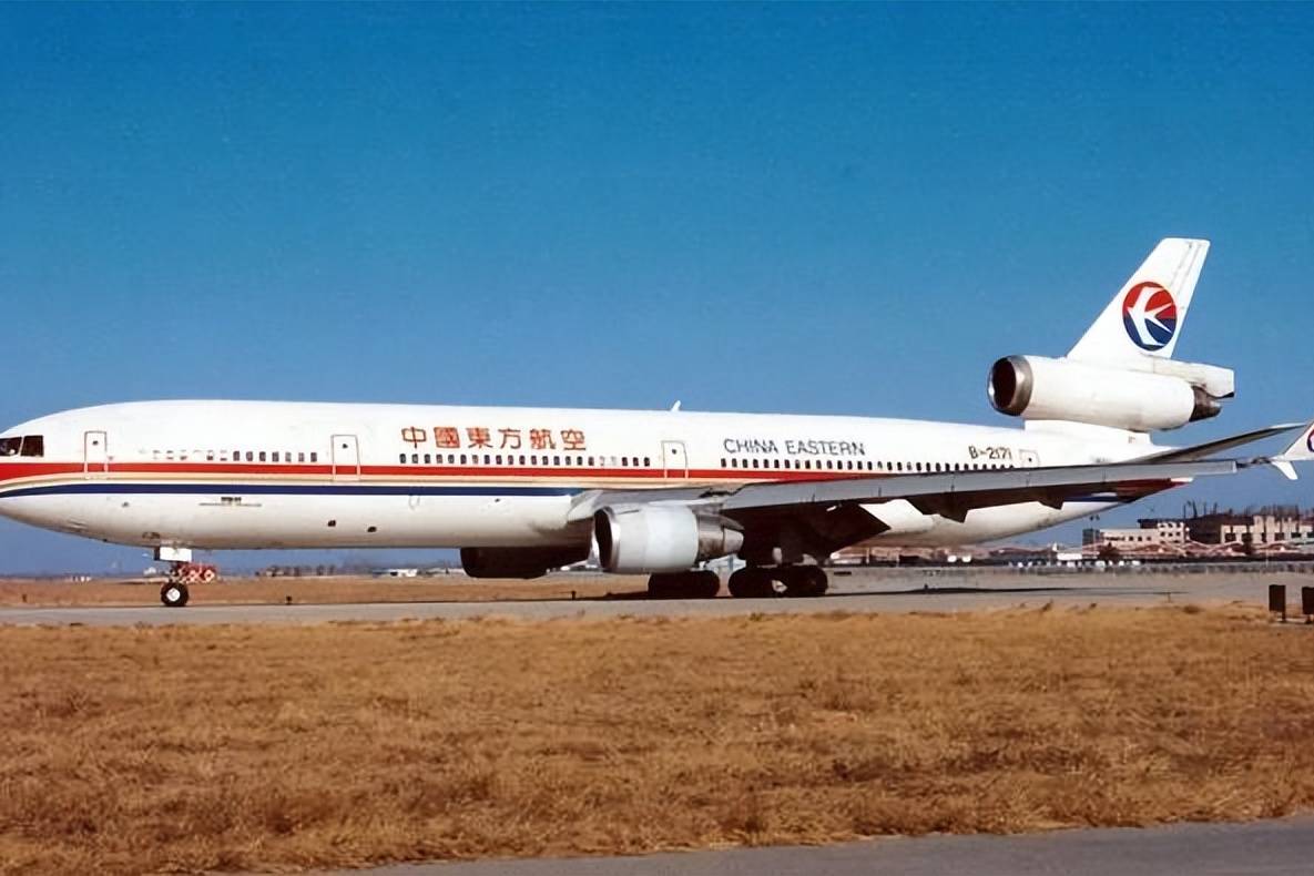 1993年，东航583空中惊魂，机长请求迫降美军事基地，结果如何？_手机搜狐网