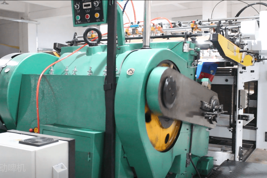 高端纸盒彩盒半自动啤机模切压痕高效快速