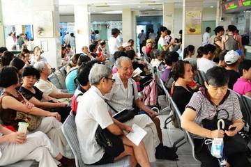 “轻松筹”筹到1万救命钱被抽走8千：抽成男子