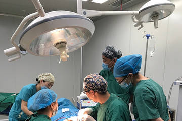 女孩打瘦腿针住进ICU 科美整形：针没问题、