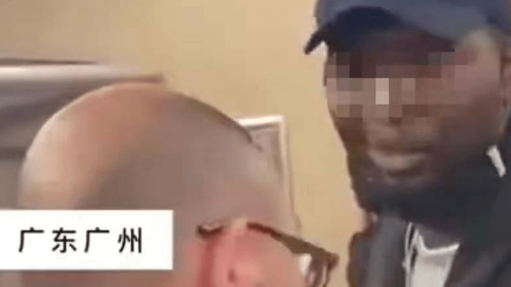 广州一外籍男子在高铁上霸座，乘警对外国人有特殊照顾吗？