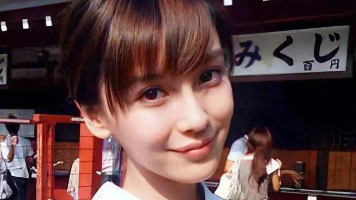 杨颖大时尚照曝光引发争议，是她真的变了吗？