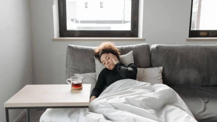 女子突然剧烈头疼、干呕进急诊，你能接受吗？