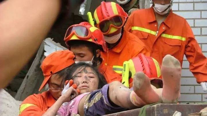 四川地震幸存女孩发视频回应，杀不死我的只会让我更强大，你怎么看？