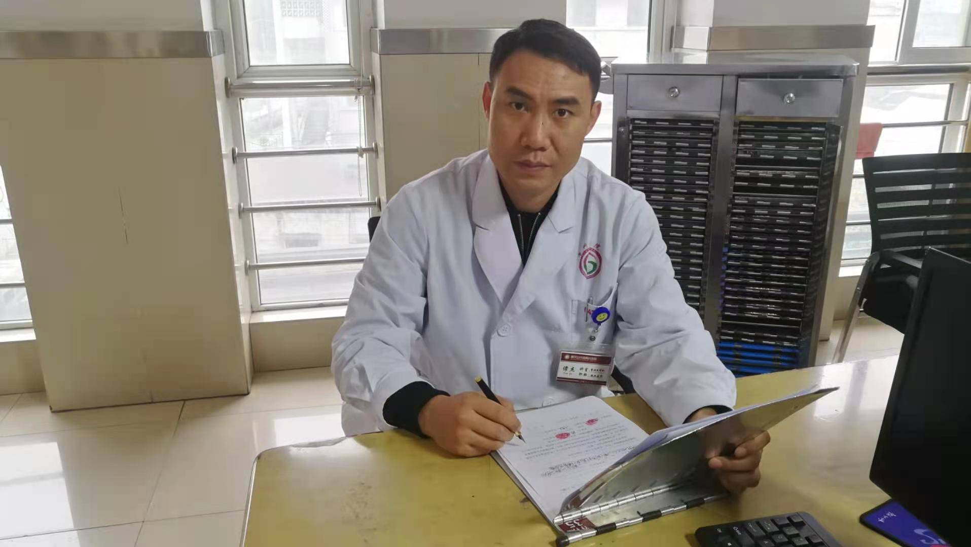 谭杰:这里亦有诗和远方_谭医生