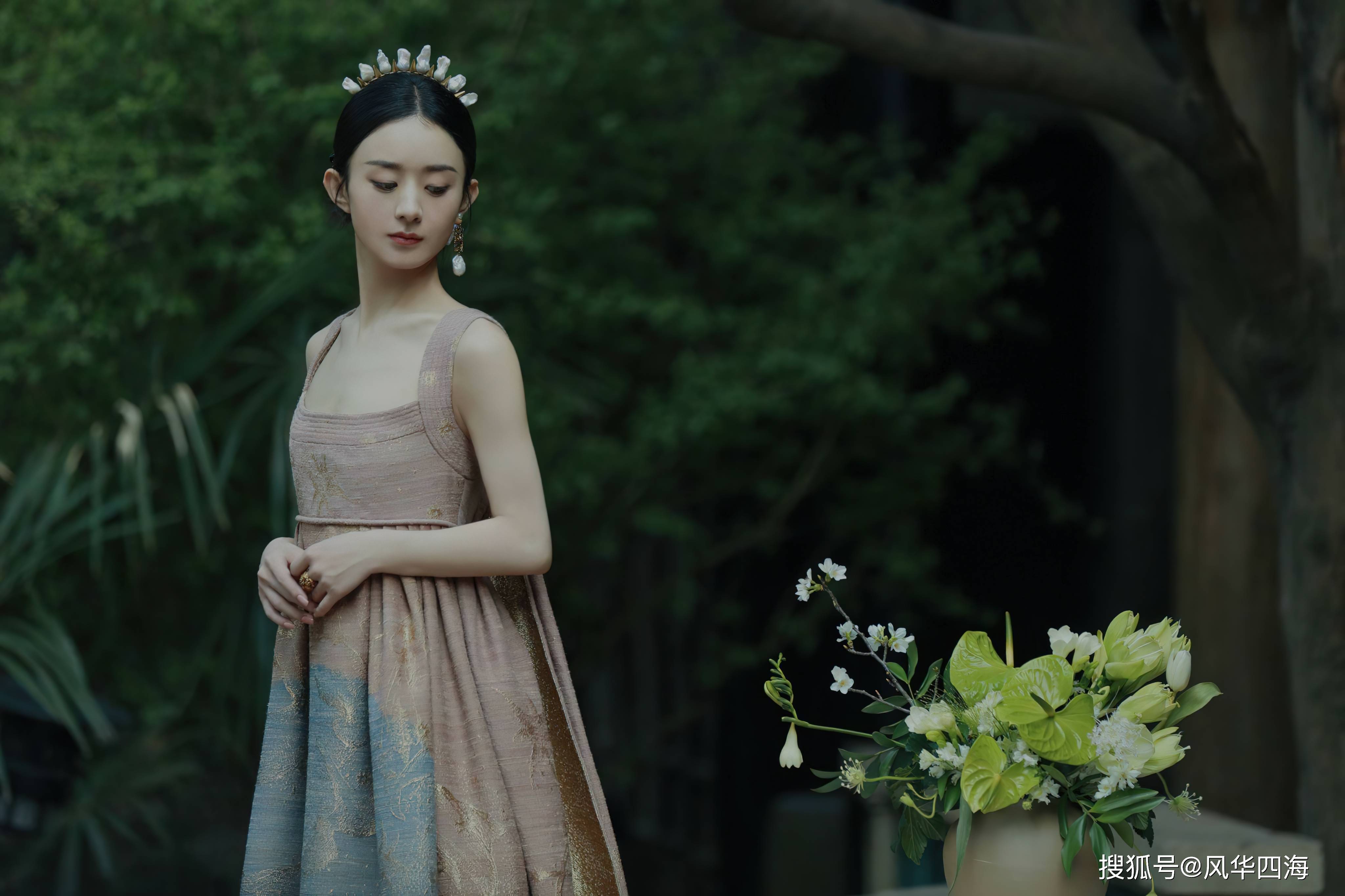 赵丽颖时尚芭莎写真复古小公主高级感十足