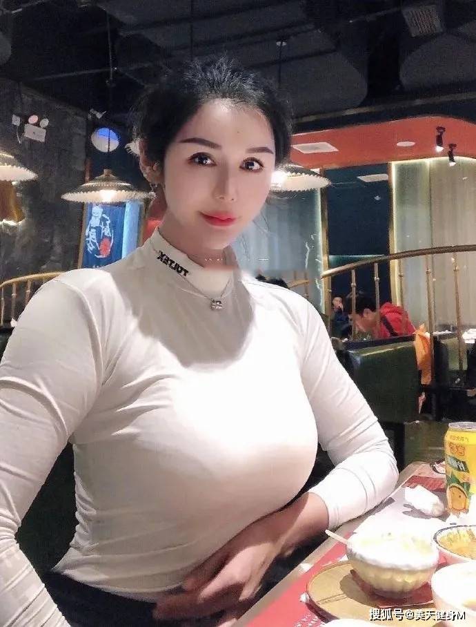22歲山東健身美女裁判走紅，網友：看完身材不淡定了 健身減肥達人 第2张
