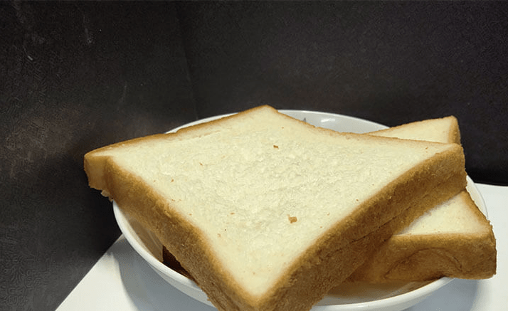 吐司在烤箱加热几分钟才可以吃 沙拉酱