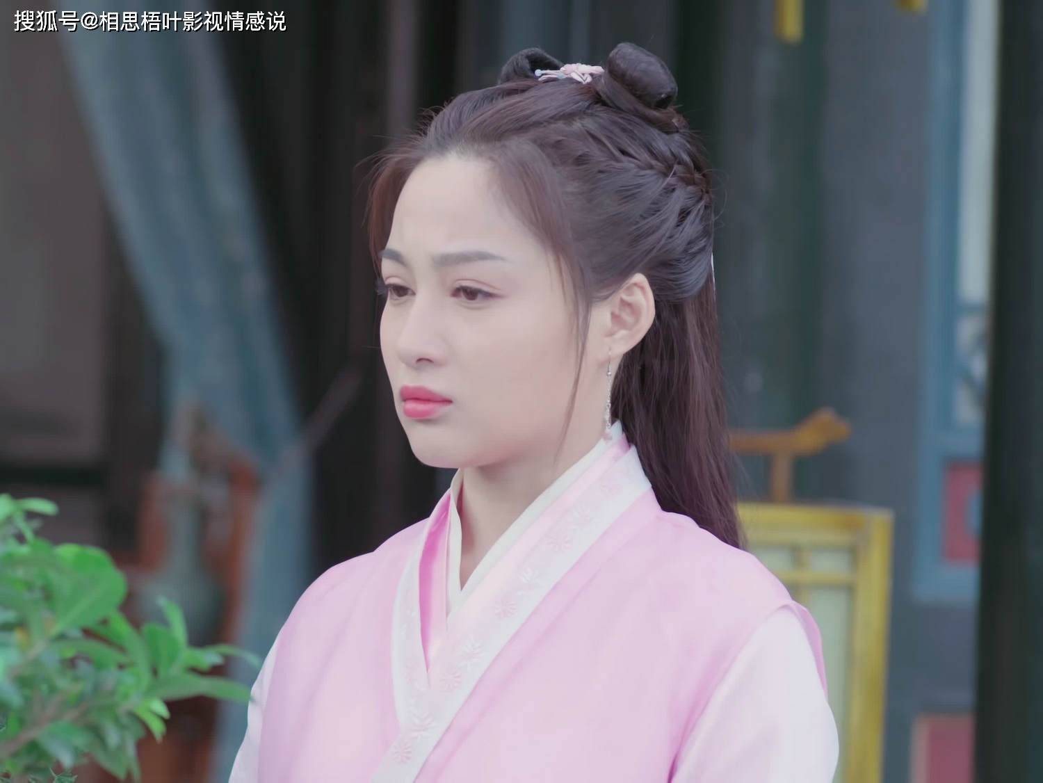 小女霓裳颜文秀太强的嫉妒心很容易把人变成魔鬼