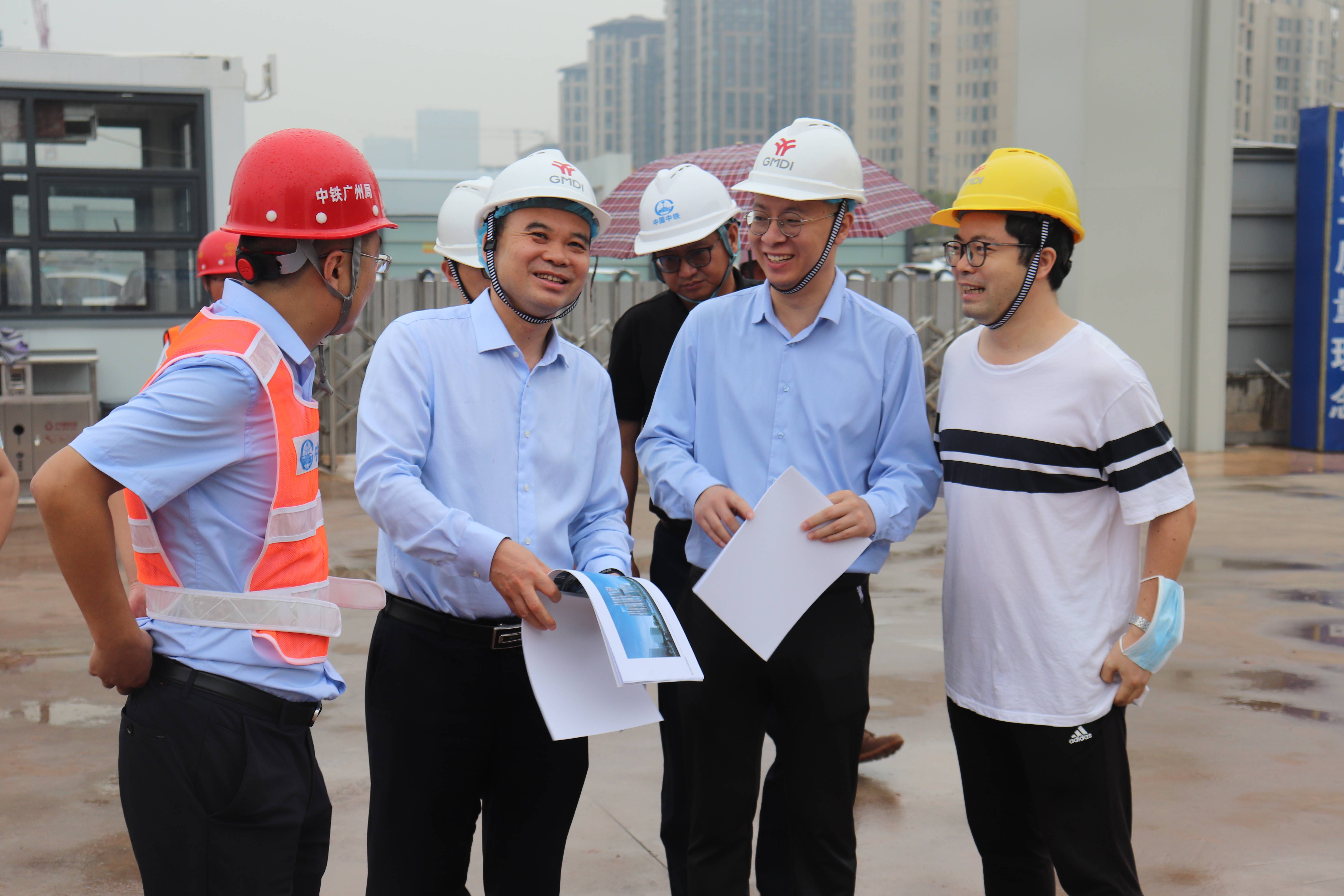 广州市白云区委书记赵军明一行到中铁广州局项目开展重点项目建设情况
