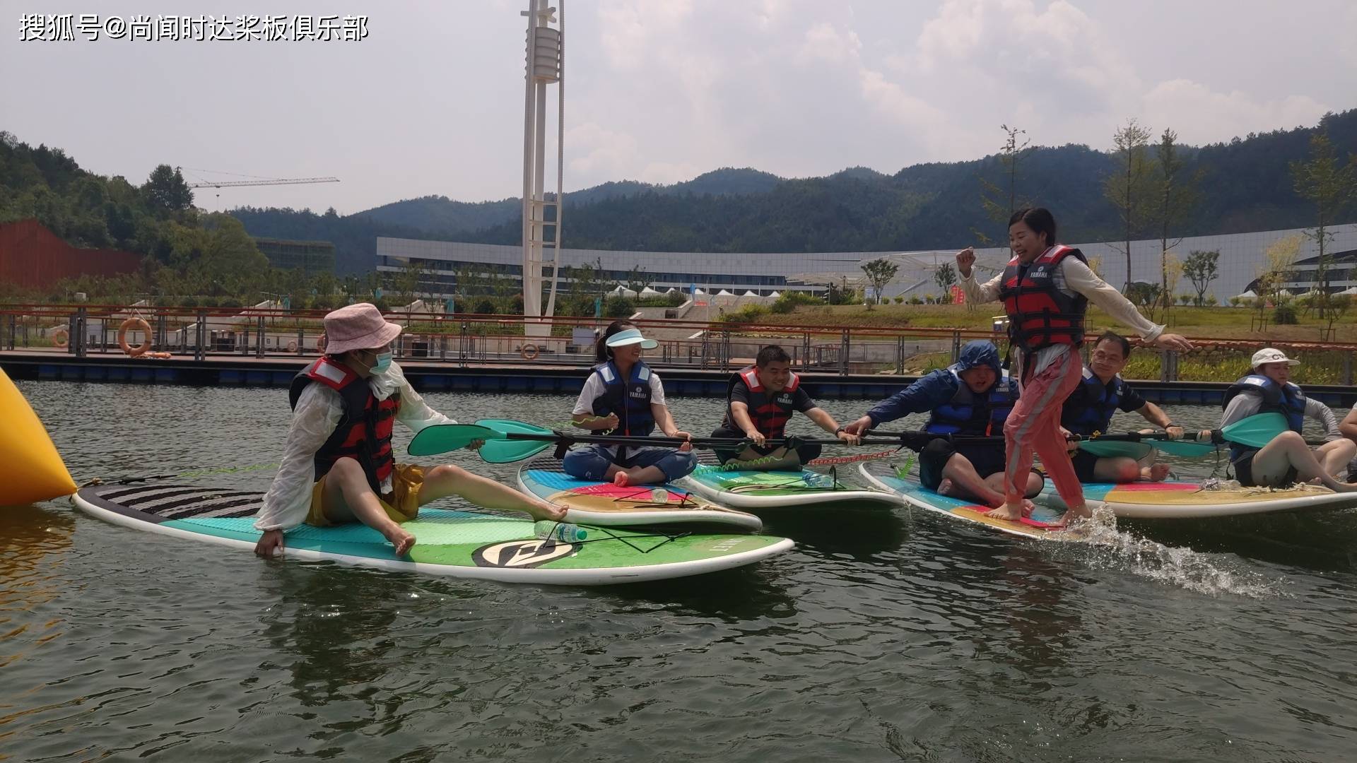 原創你知道什麼是槳板嗎最近好多朋友都去上猶南湖垂釣中心體驗槳板