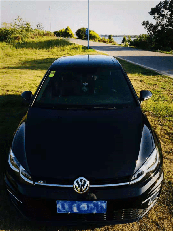 展现低趴姿态李洋分享大众高尔夫7改装airbft气动避震